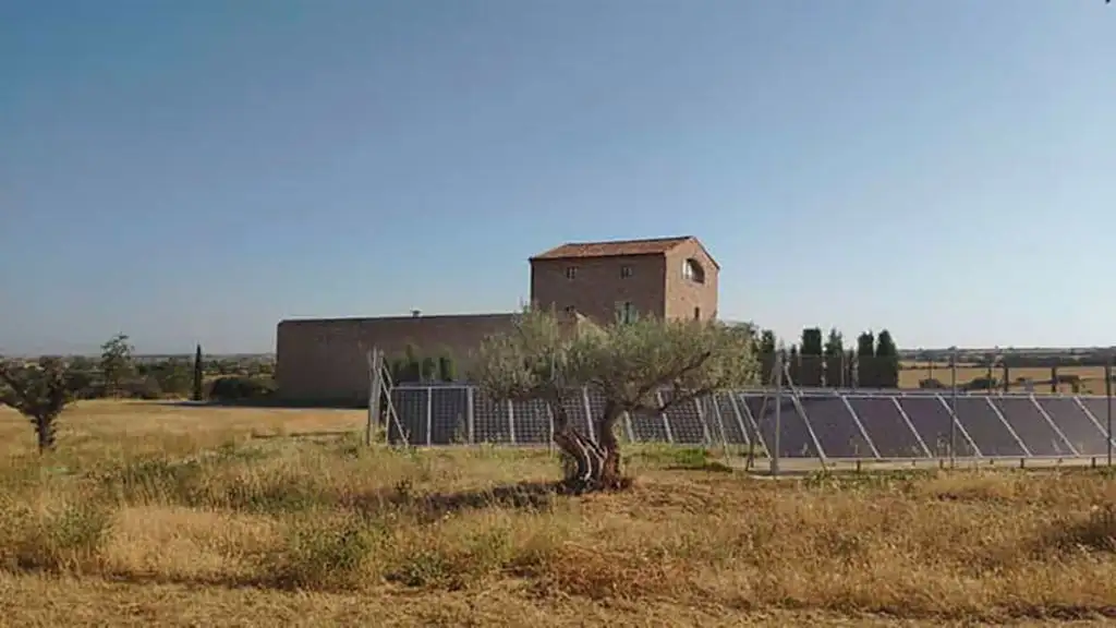 Plaques solars i tèrmiques.